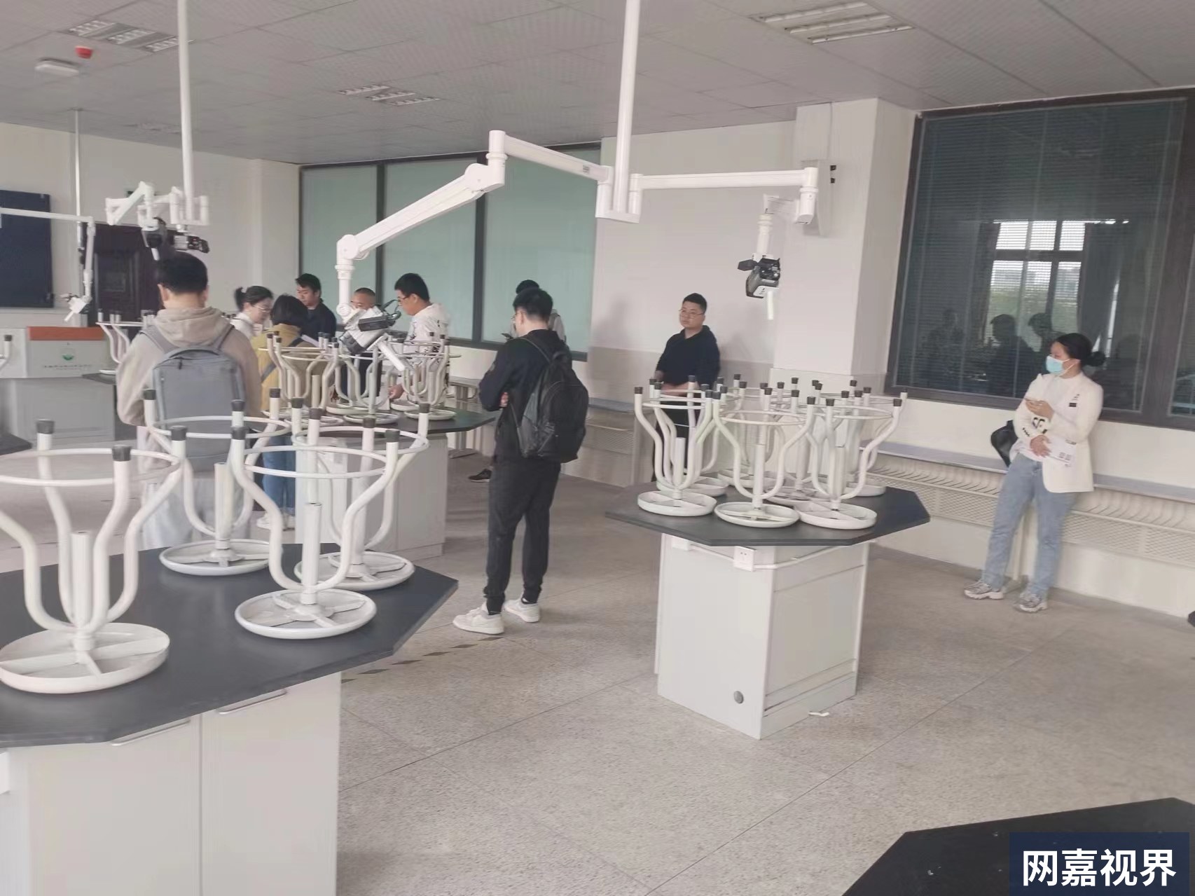 学前教育 · 示教与观看场景