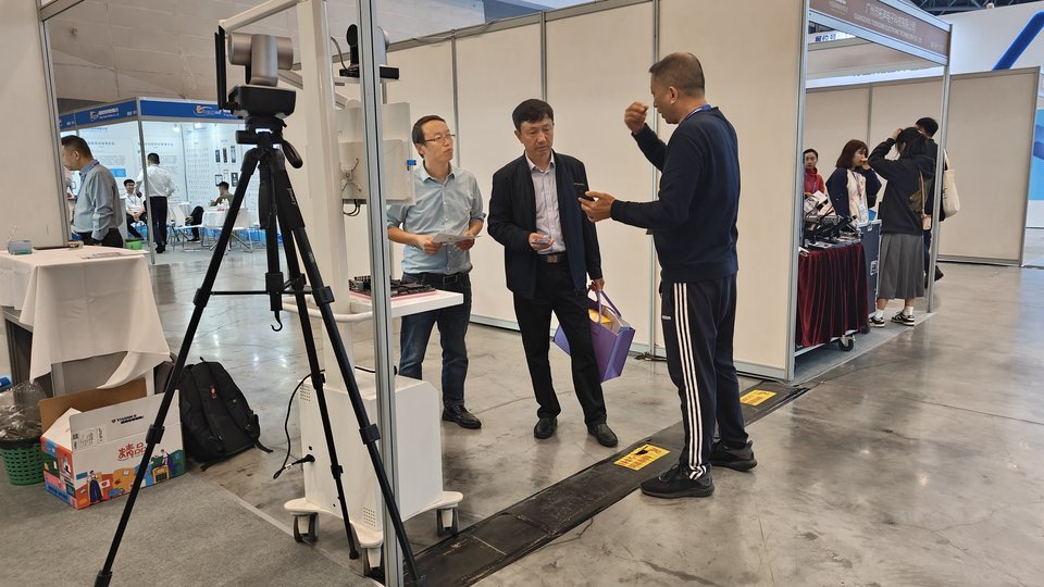乐器教学音画同步难题的智慧实训解决方案 · 课堂应用实景